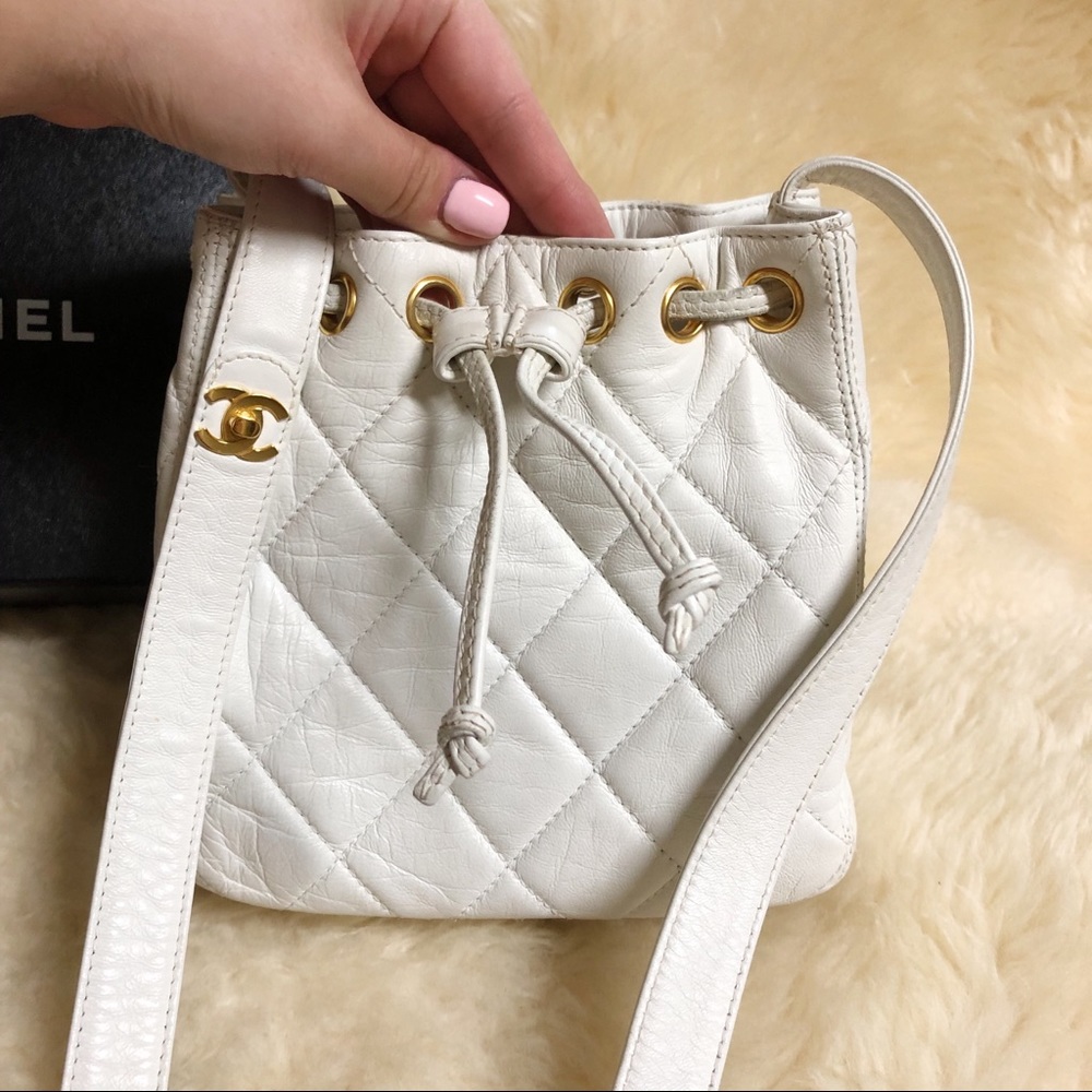 ❤️CHANEL❤️ WHITE BUCKET BAG - Picture 6 of 15